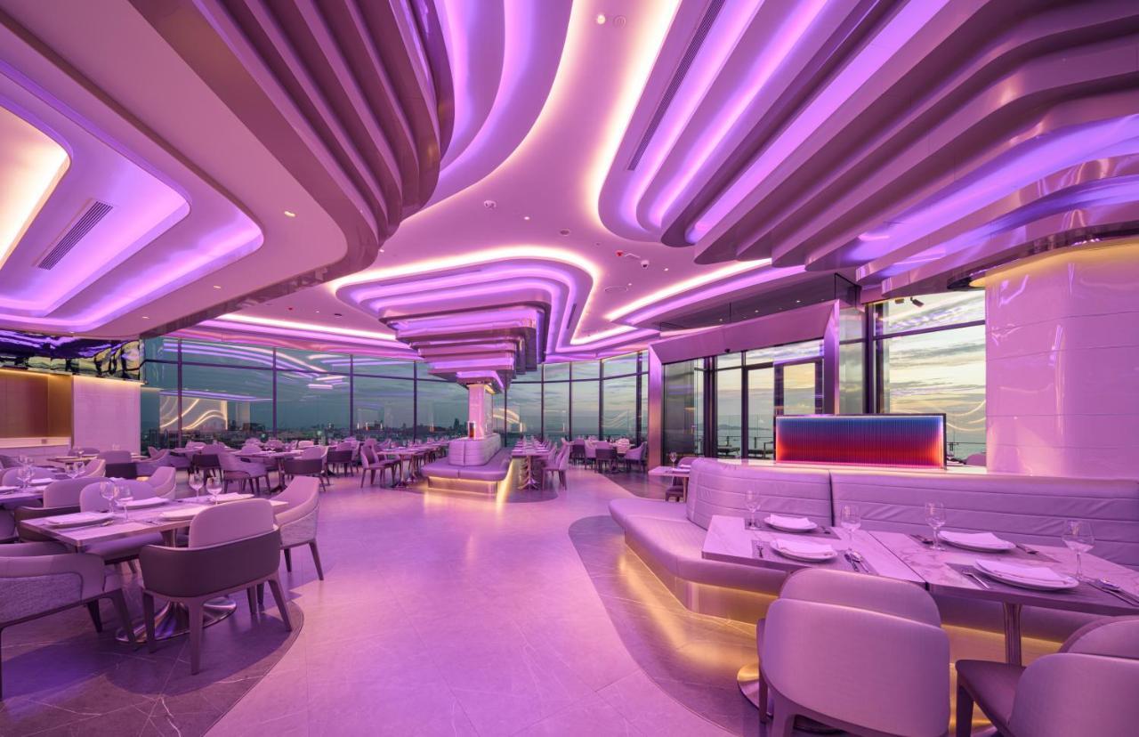 Grande Centre Point Space Pattaya Exteriér fotografie The interior of the restaurant